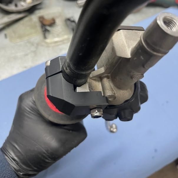 Collare CNC Riparazione Braccialetto Pompa Frizione Nero — MB Spare Parts