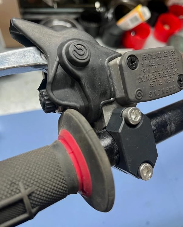 Collare CNC Riparazione Braccialetto Pompa Frizione Nero — MB Spare Parts